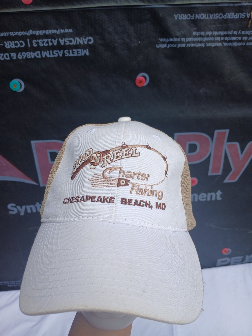 Rod N Reel Charter Fishing Hat - White & Tan
